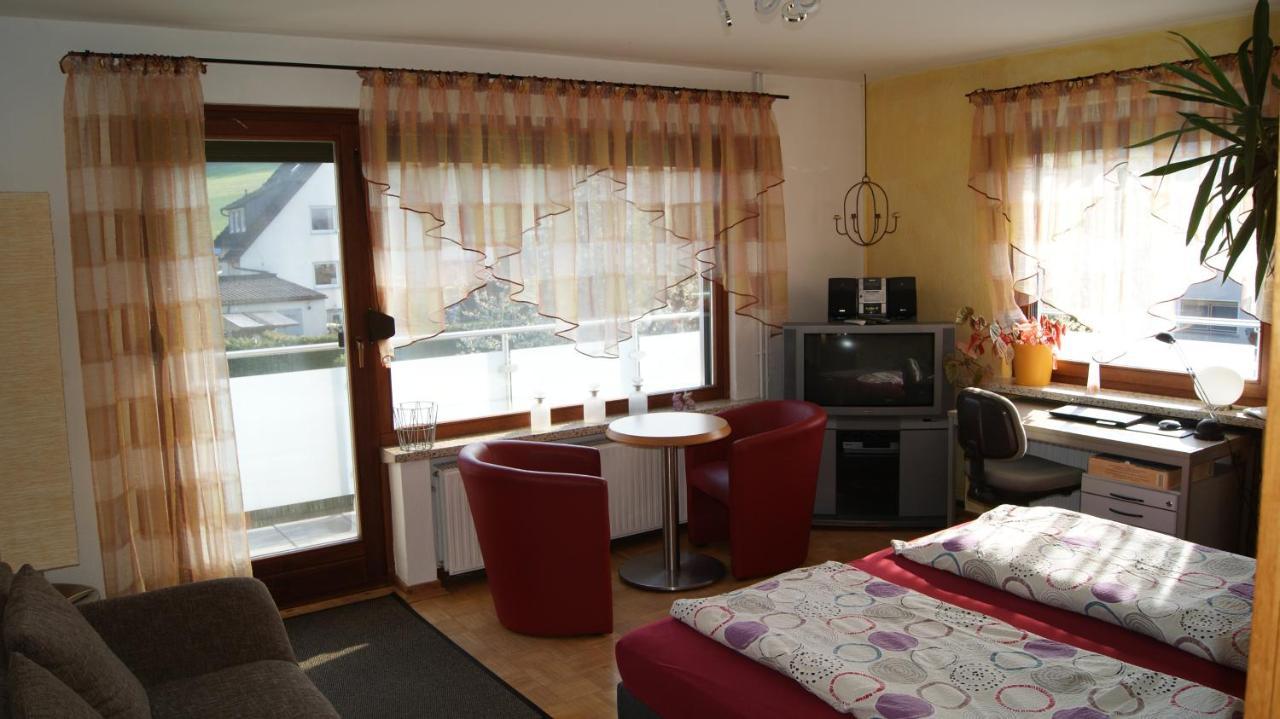 Komplette Wohnung Im Schoenen Weserbergland / Heyen Экстерьер фото